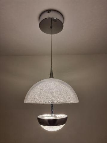 Moderne luster beschikbaar voor biedingen
