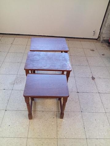 3 petite tables de salon beschikbaar voor biedingen