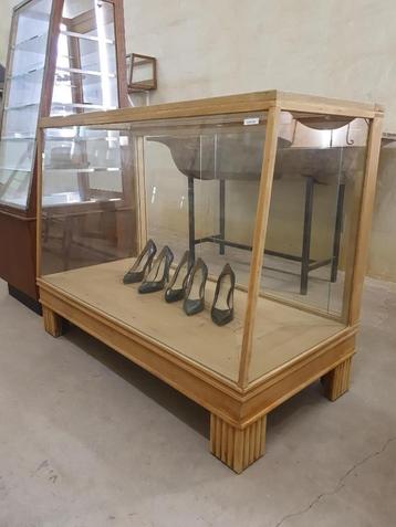 vintage winkeltoog vitrine toonbank  beschikbaar voor biedingen