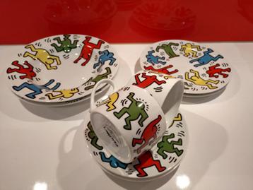 Keith Haring servies 2 diepe en platte borden, 2 kop/schotel beschikbaar voor biedingen