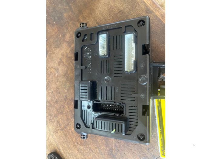 Computer Body Control van een Renault Modus, Auto-onderdelen, Carrosserie, Renault, Gebruikt, 3 maanden garantie, Ophalen of Verzenden
