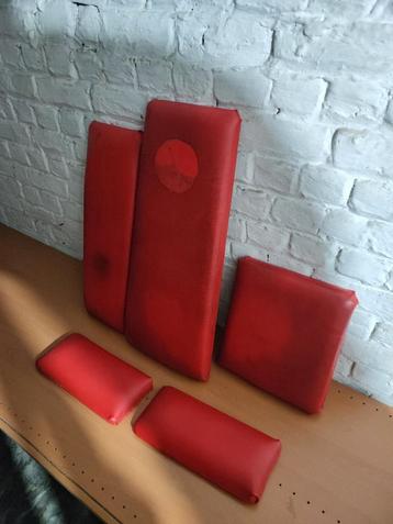 5 x houten kussen/ rugsteun etc. beschikbaar voor biedingen
