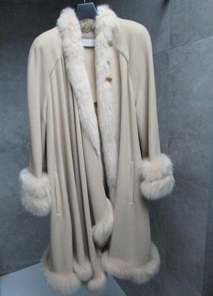 2 X cape met nep bont, Kleding | Dames, Jassen | Winter, Zo goed als nieuw, Maat 38/40 (M), Overige kleuren, Ophalen of Verzenden