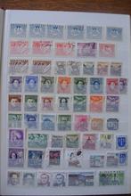 timbres Slovaquie dans un album (n68), Timbres & Monnaies, Timbres | Europe | Autre, Affranchi, Enlèvement ou Envoi, Slovaquie