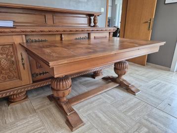 Tafel beschikbaar voor biedingen
