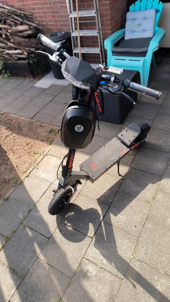 De moord op G2 2025, Fietsen en Brommers, Steps, Ophalen