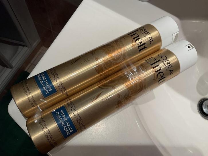 2 bussen haarlak Elnett, nieuw, Handtassen en Accessoires, Uiterlijk | Haarverzorging, Gebruikt, Gel, Wax, Haarlak of Mousse, Ophalen of Verzenden