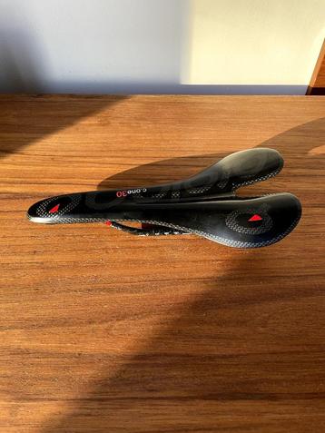 Selle en carbone Prologis (aliexpress), Enlèvement ou Envoi, Utilisé, Selle
