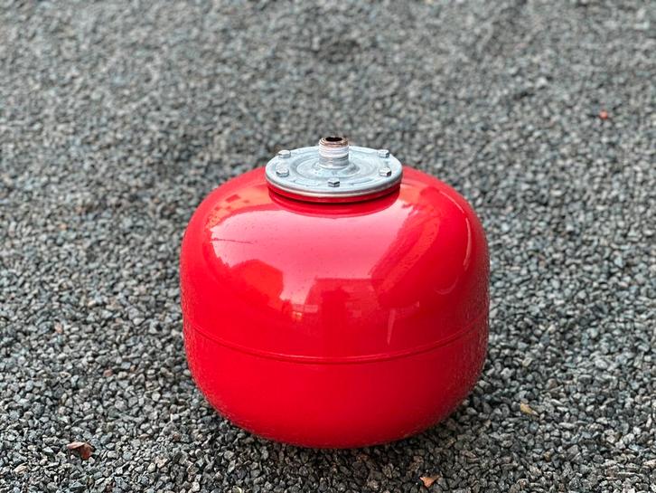 Varem Expansievat Membraamvat, Doe-het-zelf en Bouw, Overige Doe-Het-Zelf en Bouw, Zo goed als nieuw, Ophalen