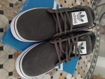 Chaussures neuf 44 beschikbaar voor biedingen