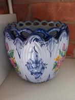 Deux grands pots de fleurs pour fougères, Enlèvement