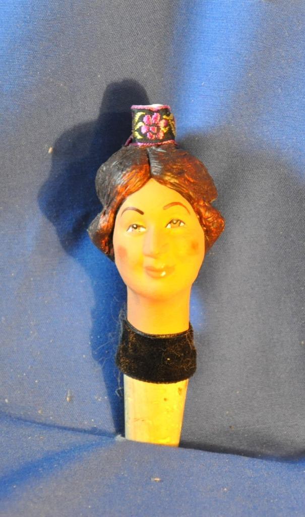 bouchon pour bouteille tete folklorique terre cuite, Verzamelen, Overige Verzamelen, Zo goed als nieuw, Ophalen of Verzenden