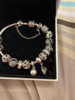Prachtige armband  Pandora ALS NIEUW 2 MAAL GEDRAGEN, Handtassen en Accessoires, Verzenden, Zo goed als nieuw, Met bedels of kralen