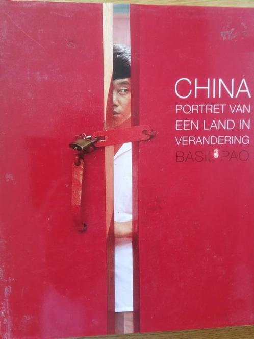 Basil PAO - China, portret van een land in verandering, Boeken, Streekboeken en Streekromans, Zo goed als nieuw, Ophalen of Verzenden
