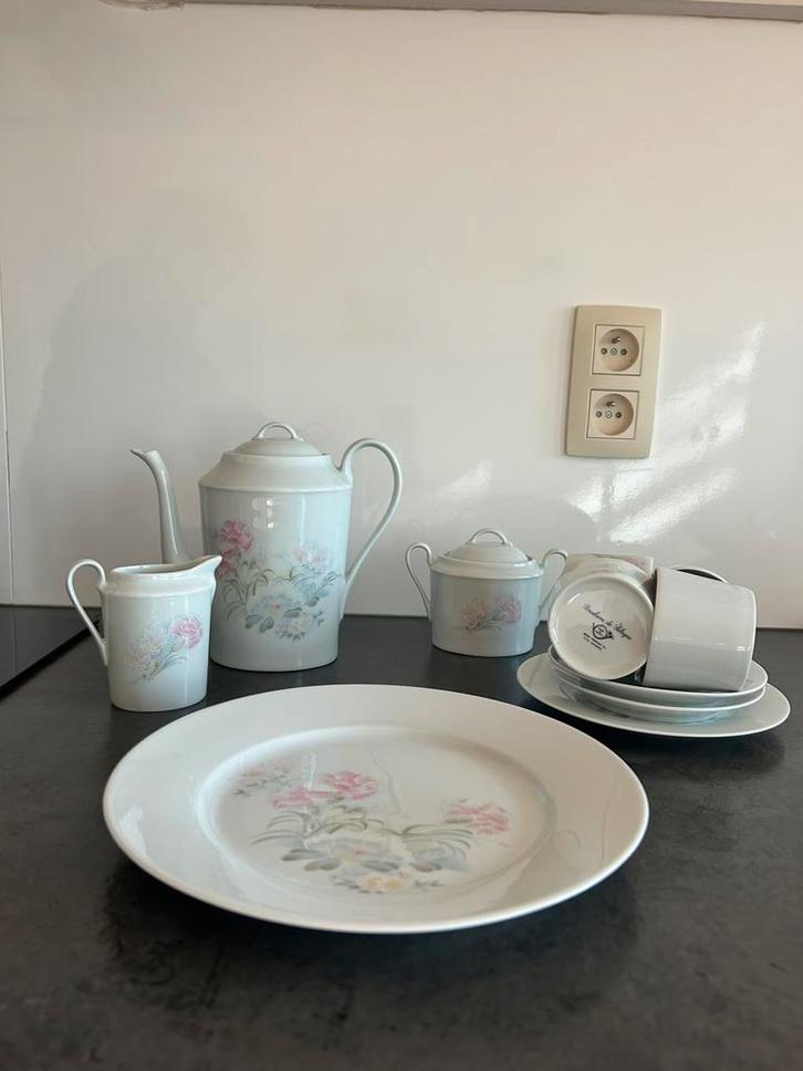 NIEUWE PRIJS: Volledig servies, Verzamelen, Porselein, Kristal en Bestek, Zo goed als nieuw, Compleet servies, Porselein, Ophalen