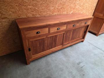 Massief teakhouten dressoir 200cm in goede staat beschikbaar voor biedingen