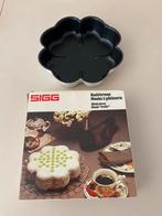 Bak / Taartvorm. Geluksbrenger. “ Klavertje 4 “ . Vintage 🍄, Hobby en Vrije tijd, Taarten en Cupcakes maken, Ophalen of Verzenden