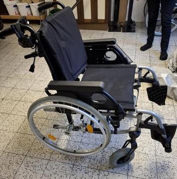 rolstoel met motor beschikbaar voor biedingen