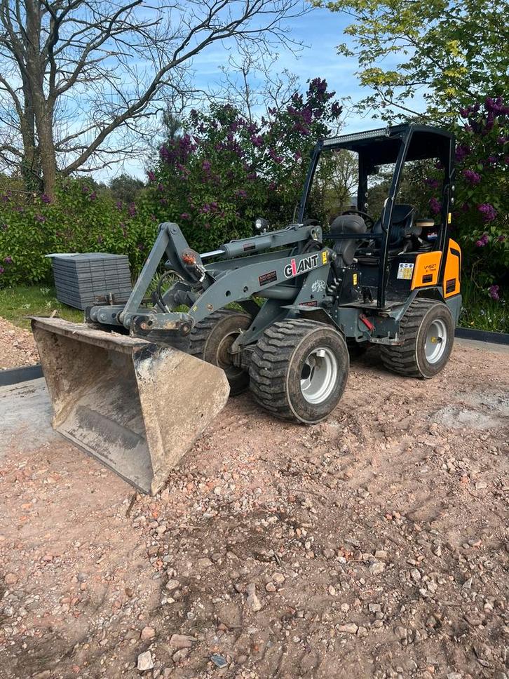 Kniklader TE HUUR / HUREN 1500kg - 2500kg, Zakelijke goederen, Machines en Bouw | Kranen en Graafmachines, Graafmachine, Ophalen