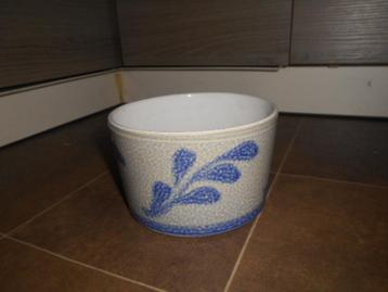 Bloempotten en kweekpotjes / 38 stuks voor 10 € beschikbaar voor biedingen