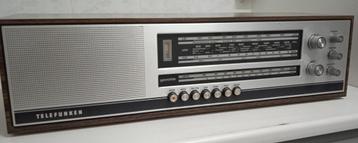 Vintage radio Telefunken beschikbaar voor biedingen