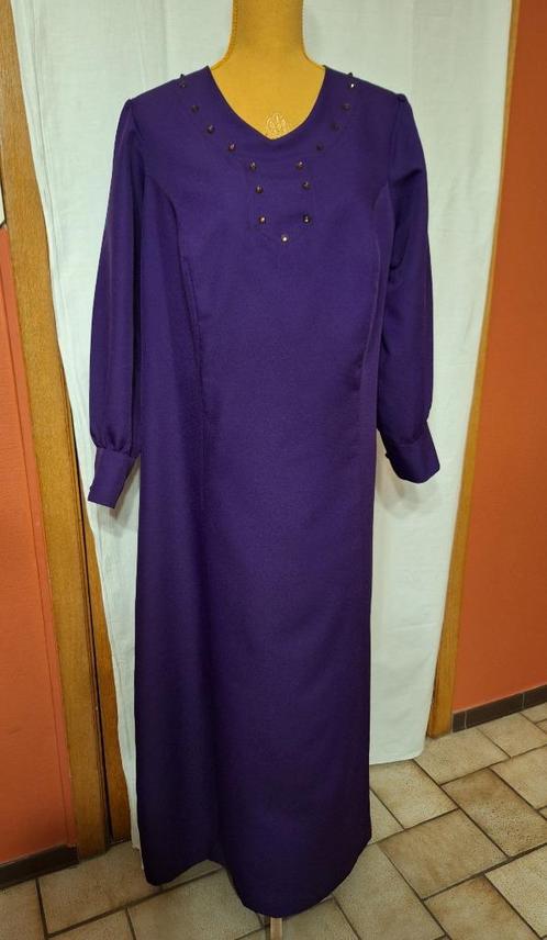 Robe longue stylée mauve taille 42 en Diolen, Kleding | Dames, Gelegenheidskleding, Zo goed als nieuw, Galajurk, Maat 42/44 (L)