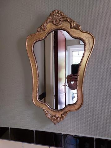 Vintage spiegel in verguld hout beschikbaar voor biedingen