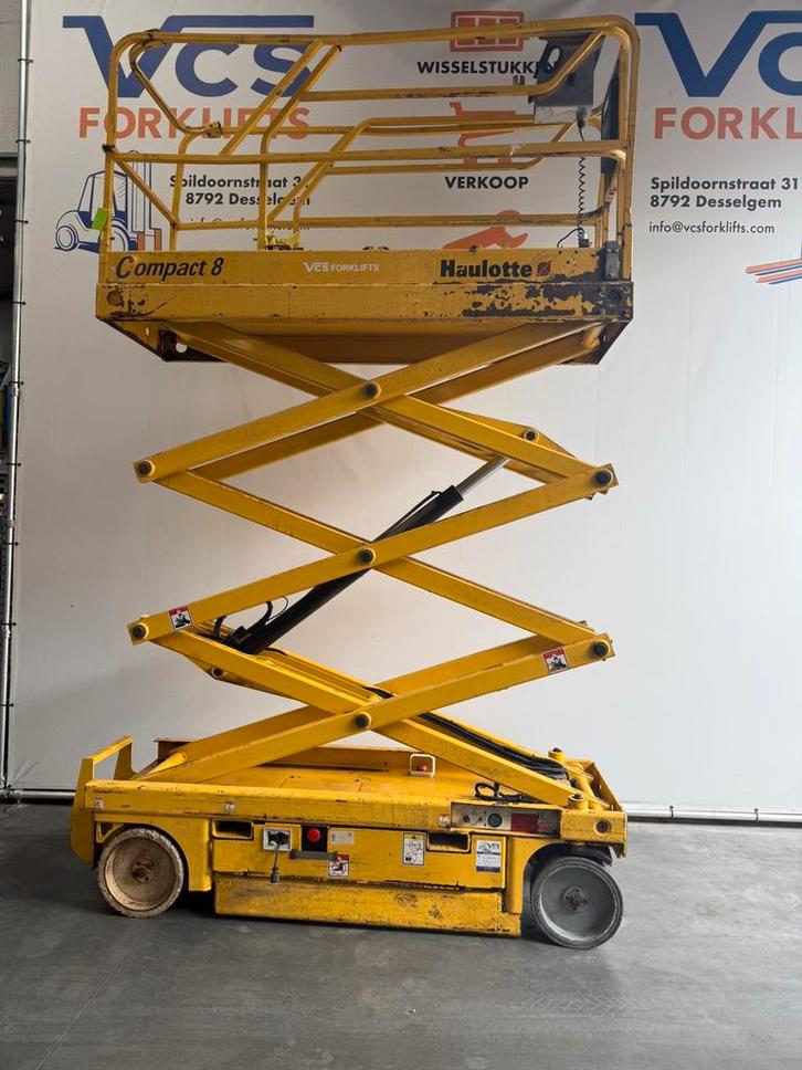 Schaarlift haulotte compact 8 m, Zakelijke goederen, Machines en Bouw | Liften, Steigers en Ladders, Ophalen