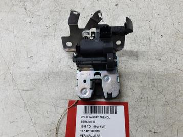 SERRURE COFFRE Volkswagen Passat (3G2) (3G0827503C), Utilisé, Volkswagen, Haillon arrière