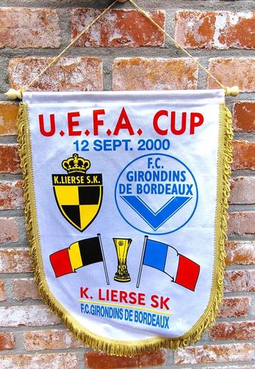 Lierse SK - Bordeaux 2000 prachtige unieke vintage voetbal  beschikbaar voor biedingen