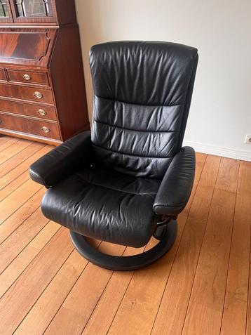 Leren fauteuil zwart (laag model) beschikbaar voor biedingen
