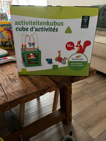Activiteitenkubus beschikbaar voor biedingen