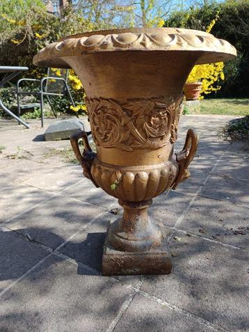 VASE MEDICISDE JARDIN EN FONTE 19IEME, Enlèvement