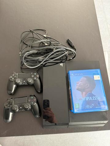 PS4 in perfecte staat met 2 controllers en Fifa games beschikbaar voor biedingen