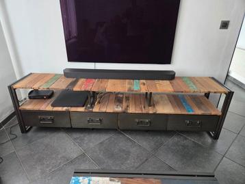 meuble Tv quatre tiroirs Sentier du monde beschikbaar voor biedingen
