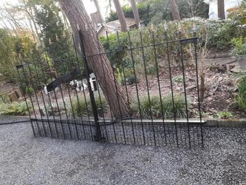 Zware metalen poort beschikbaar voor biedingen