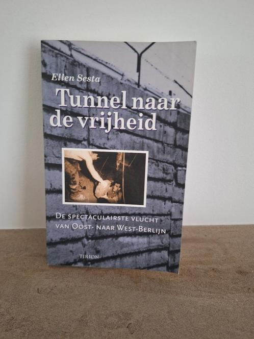 Tunnel naar de vrijheid - Ellen Sesta, Boeken, Geschiedenis | Wereld, Zo goed als nieuw, Europa, Ophalen