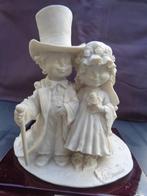 Posture mariage & demoiselle d'honneur en céramique G.Armani, Antiquités & Art, Enlèvement ou Envoi