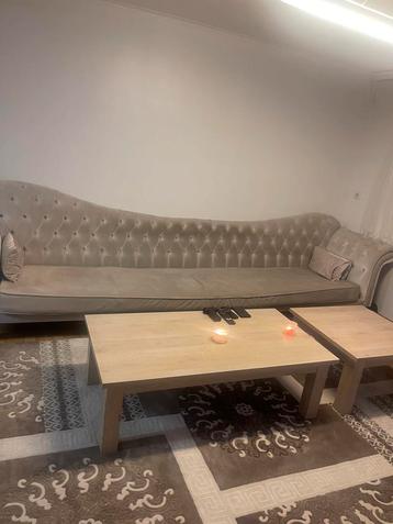 Groot mooi zetel beschikbaar voor biedingen