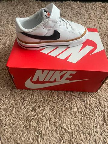 Nike Court Legacykinderschoenen maat 25 EUR nieuw beschikbaar voor biedingen