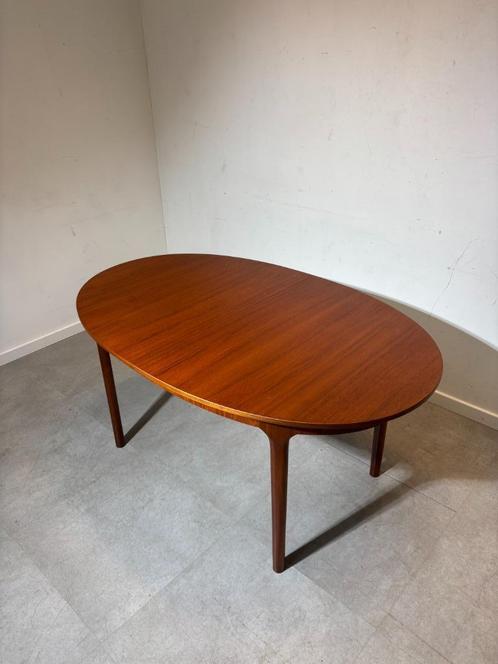 Mcintosh “Oval” Dining Table, Huis en Inrichting, Tafels | Eettafels, Ophalen