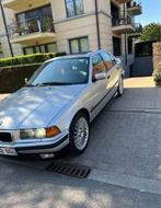 BMW E36, Autos, BMW, Cuir, Argent ou Gris, 4 portes, Noir