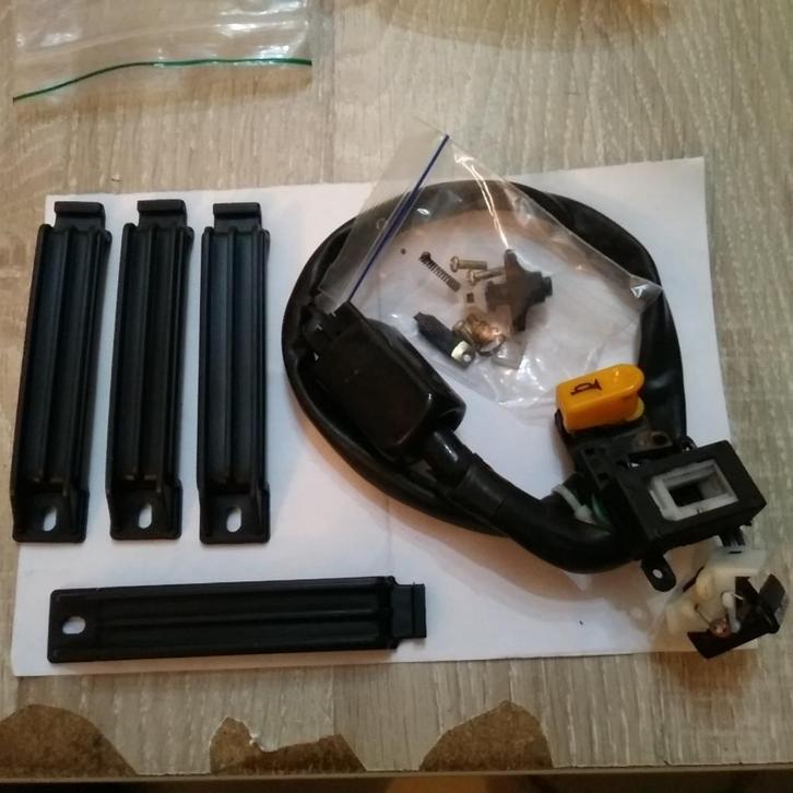 Peugeot Kisbee - onderdelen lot 1, Fietsen en Brommers, Brommeronderdelen | Scooters, Nieuw, Peugeot, Ophalen of Verzenden