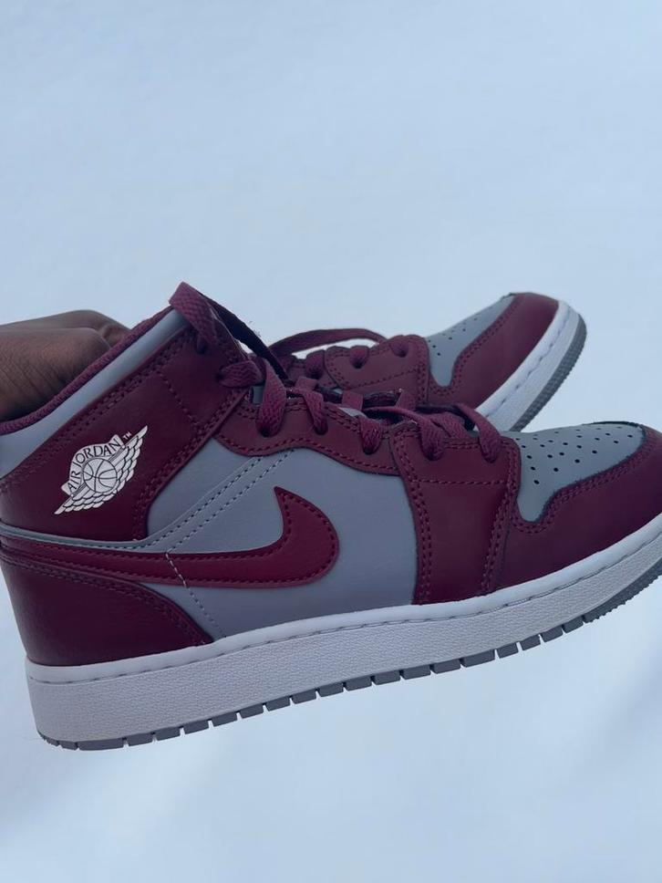 Air Jordan 1 Mid, Kleding | Heren, Schoenen, Zo goed als nieuw, Sneakers, Overige kleuren, Ophalen of Verzenden