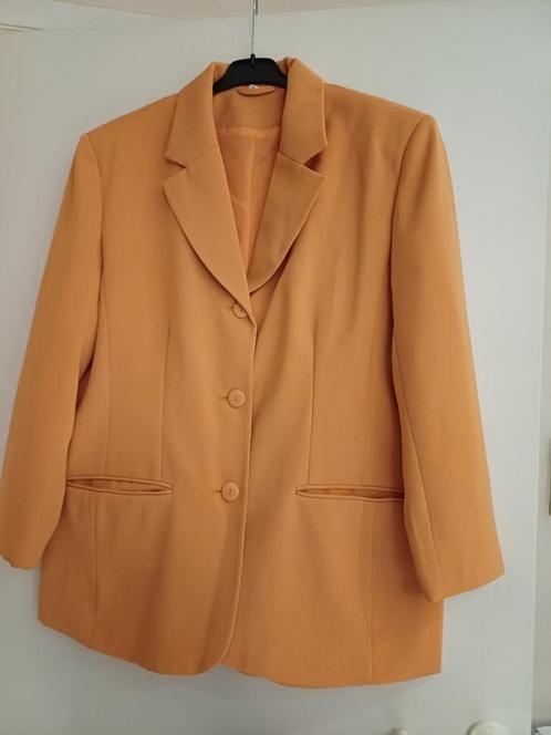 ensemble femme jupe et gilet taille 50 couleur orange, Vêtements | Femmes, Vestes & Costumes, Porté, Manteau, Taille 46/48 (XL) ou plus grande