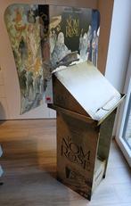 BD Le nom de la Rose PLV Manara Eco 98 cm sur 150 cm TTB, Ophalen, Zo goed als nieuw, Beeldje of Figuurtje