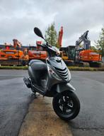 Piaggio Zip Titanium Grey 50cc klasse A 2015 - 10.019 km, Fietsen en Brommers, Gebruikt, Zip, Klasse A (25 km/u), Ophalen of Verzenden