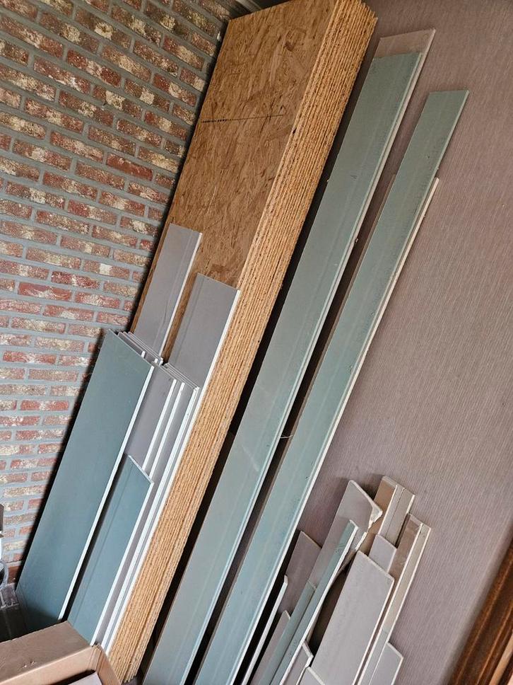 Gyproc stukjes vrij uit te kiezen - gaat binnenkort naar con, Bricolage & Construction, Plinthes & Finitions, Comme neuf, Enlèvement