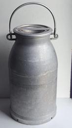 Ancienne cruche à lait en aluminium avec couvercle 20l, Ophalen