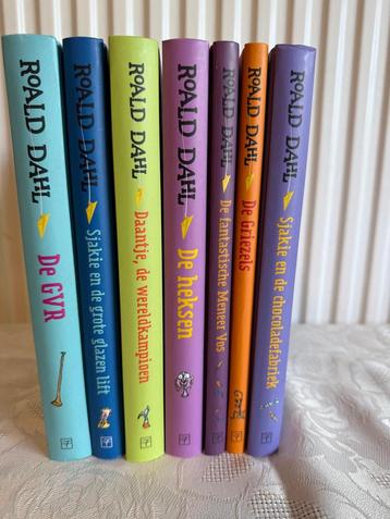 Verschillende boeken apart of samen te koop beschikbaar voor biedingen